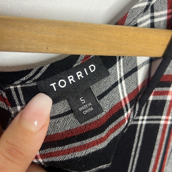 Torrid Rayon Crepe Tiered Plaid Babydoll Peplum Top Size 5 - Picture 9 of 12
